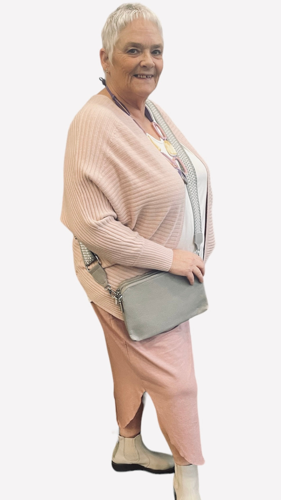 Curve Hem Skirt with cotton and elastane blend fabric.
