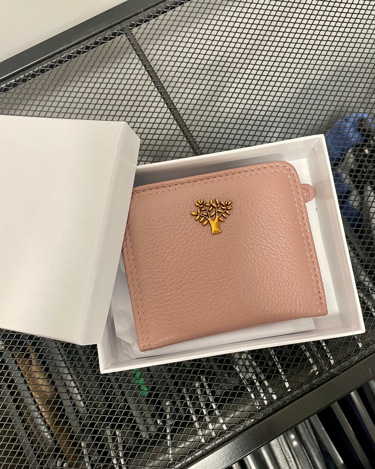 Small Leather Tree Purse - Boxed: Stylish & Functional Design