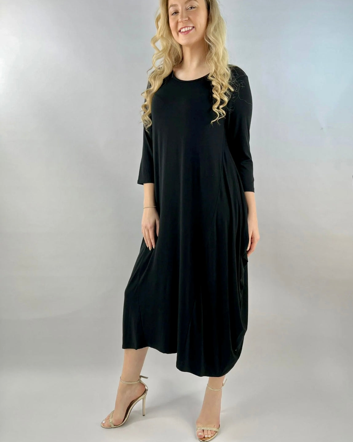 Parachute dress 3/4 sleeve, black, viscose blend, Made in Italy.