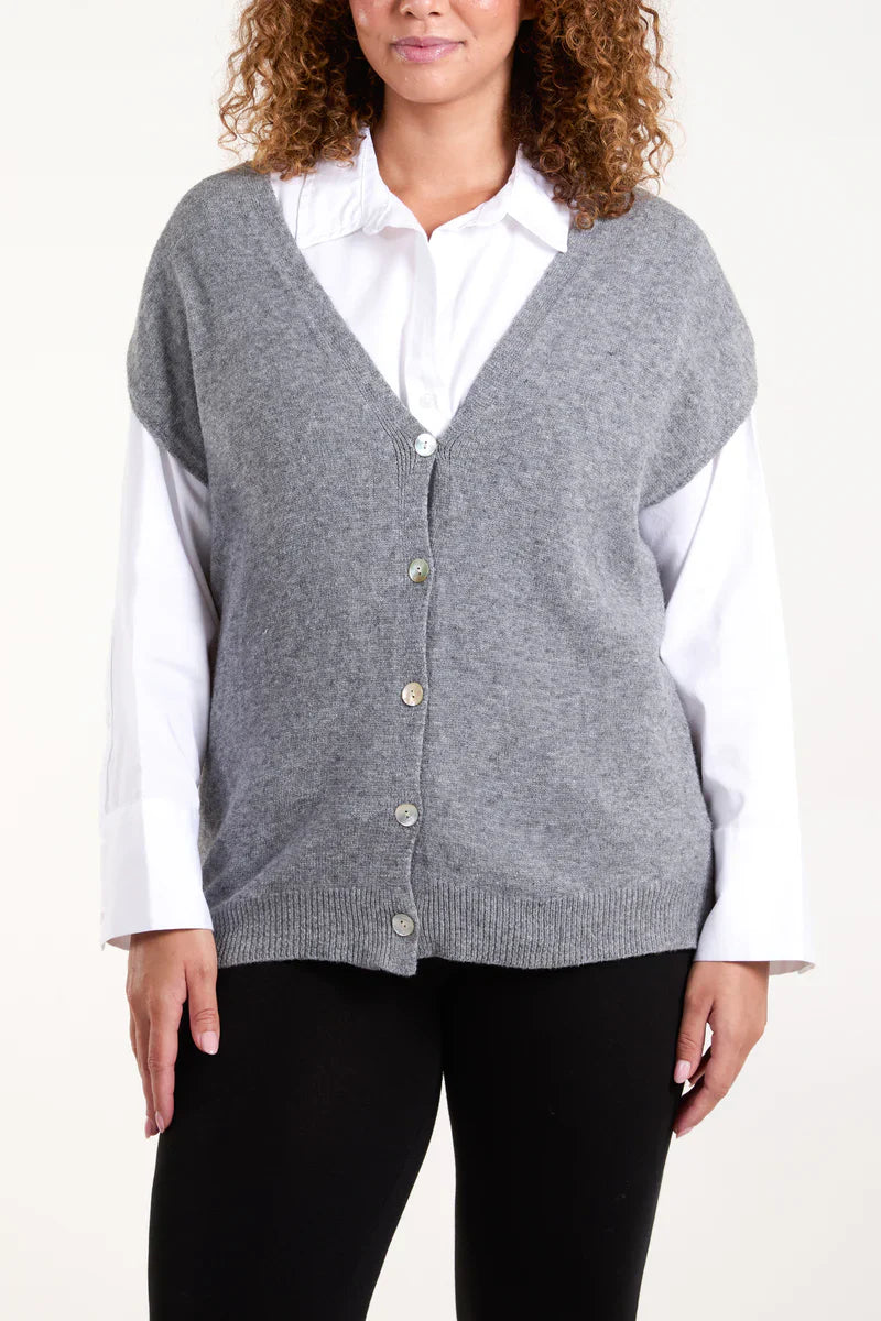 Shell buttons knit vest in gray, perfect for layering with shirts or t-shirts, made in Italy.