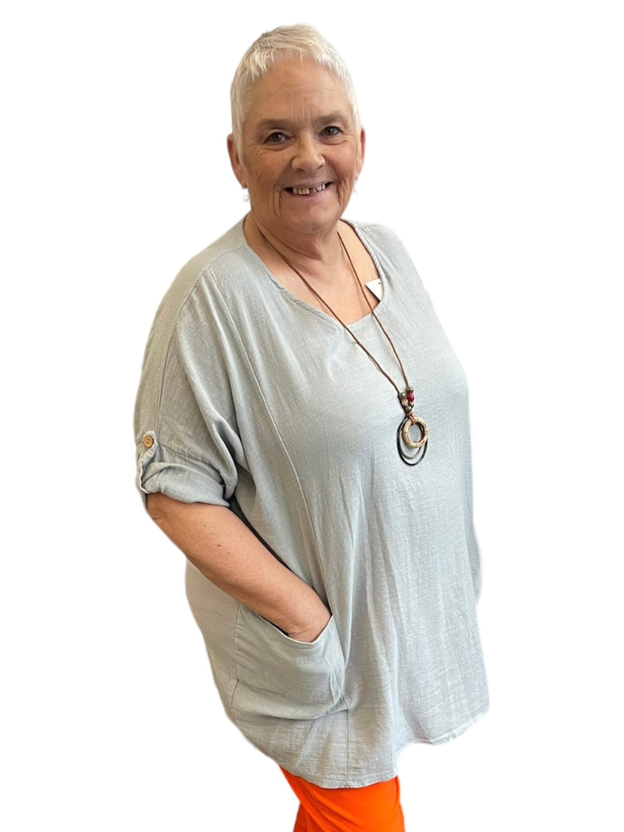 Plain Necklace Pocket Top in light gray with included necklace and front pockets.