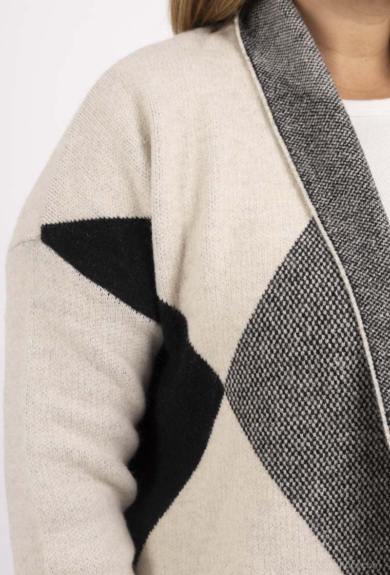 Diamond Pattern Open Cardigan - Cozy and Stylish Jacket