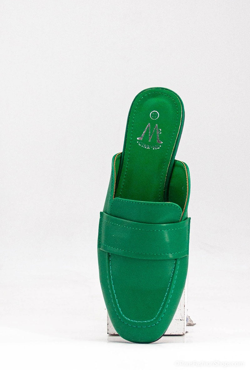 Mule Loafer in green, stylish and comfortable footwear.