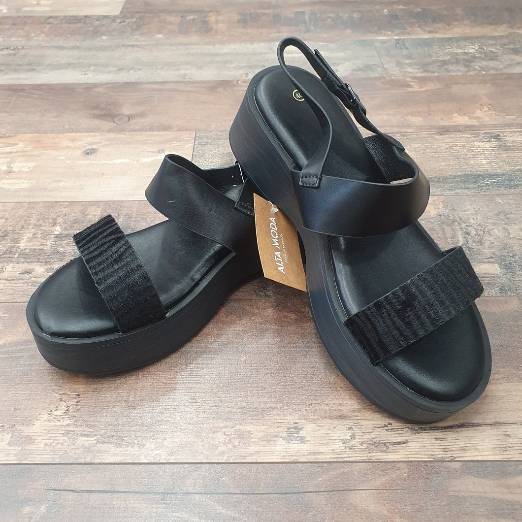 Lightweight Black Chunky Sandal