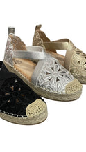 Load image into Gallery viewer, Daisy Espadrille Flatform
