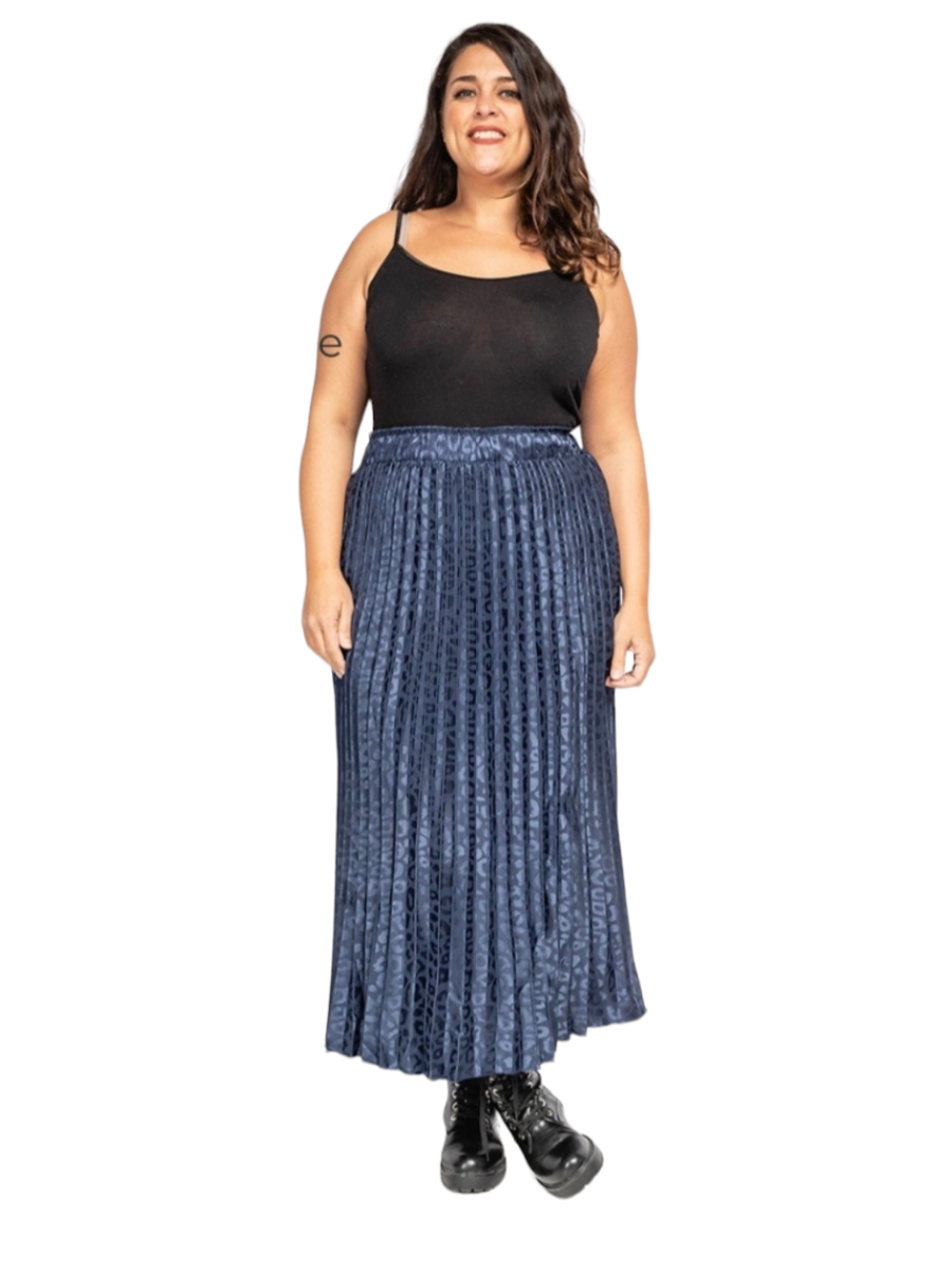 Animal print pleated skirt in navy and teal with flowing design.