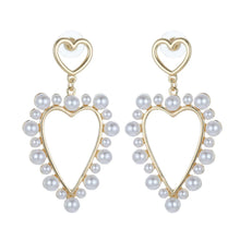 Load image into Gallery viewer, Pearl Beads Heart Earrings
