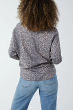 Load image into Gallery viewer, Leopard Print Jumper
