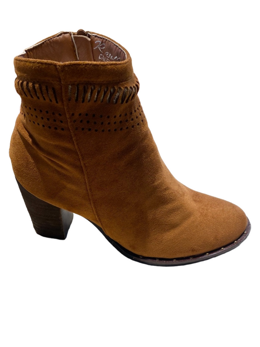 Cut Out Mid Heel Boot