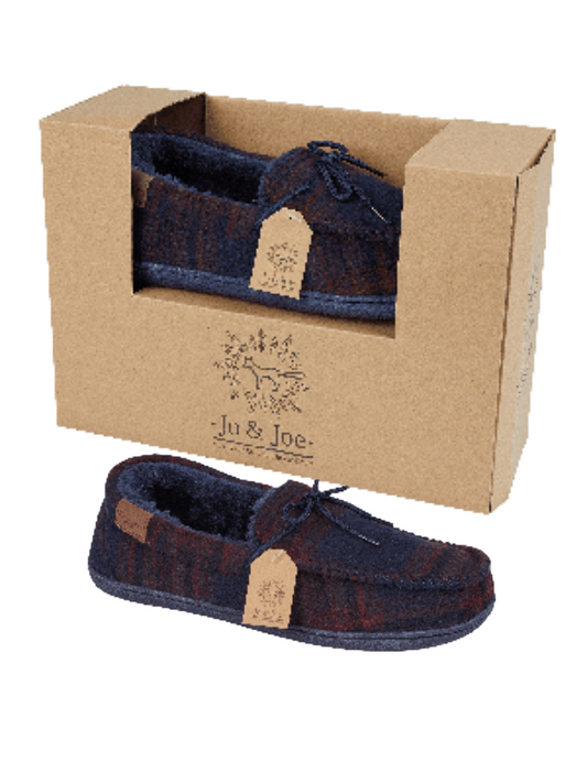 Mens St Aubin Gift Boxed Slippers in tartan print with fleecy lining.