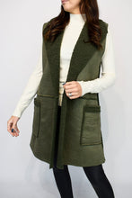 Load image into Gallery viewer, Borg Lined Pocket Gilet
