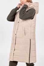 Load image into Gallery viewer, Shell Padded Sleeveless Hooded Gilet
