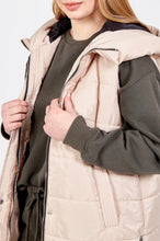 Load image into Gallery viewer, Shell Padded Sleeveless Hooded Gilet
