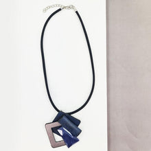 Load image into Gallery viewer, Brooch 3 Designs - Detachable Necklace
