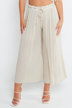 Load image into Gallery viewer, Pleated Palazzo Trousers
